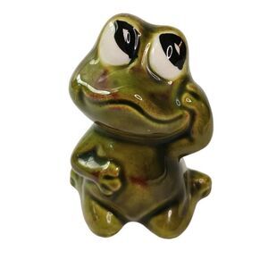 Vintage Frog Figurine Big Side Eyes Feet Back Hand on Side & Face Neil Cousin